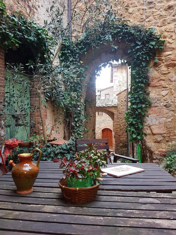 Antico Borgo Di Torri Bed & Breakfast Sovicille Exterior photo