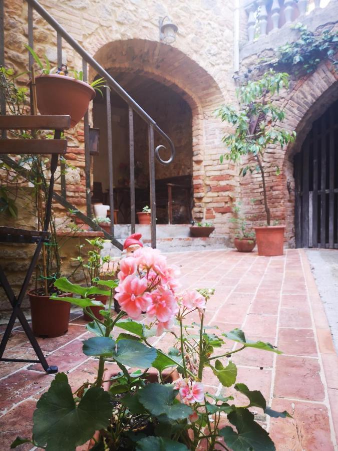 Antico Borgo Di Torri Bed & Breakfast Sovicille Exterior photo