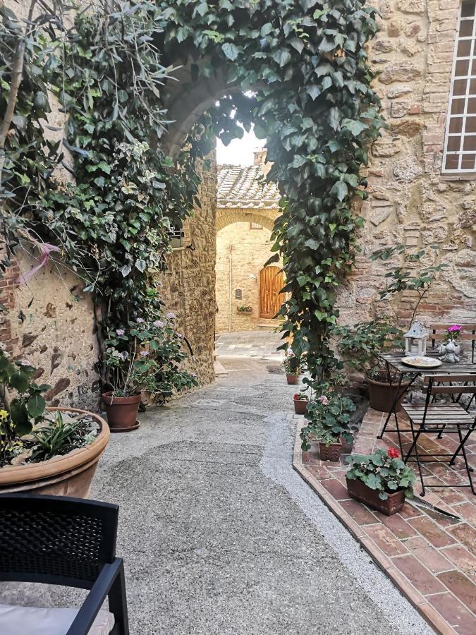 Antico Borgo Di Torri Bed & Breakfast Sovicille Exterior photo