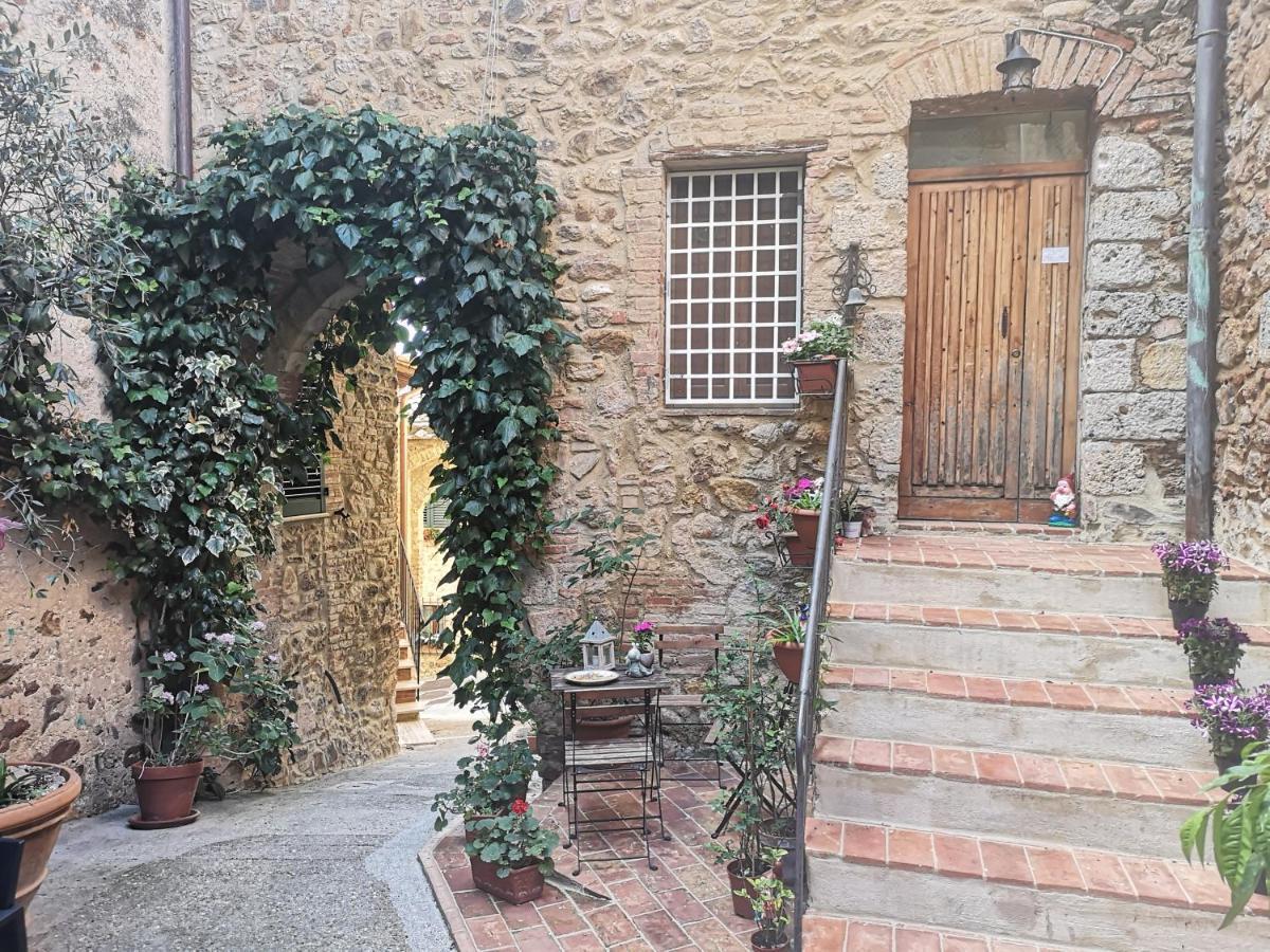 Antico Borgo Di Torri Bed & Breakfast Sovicille Exterior photo