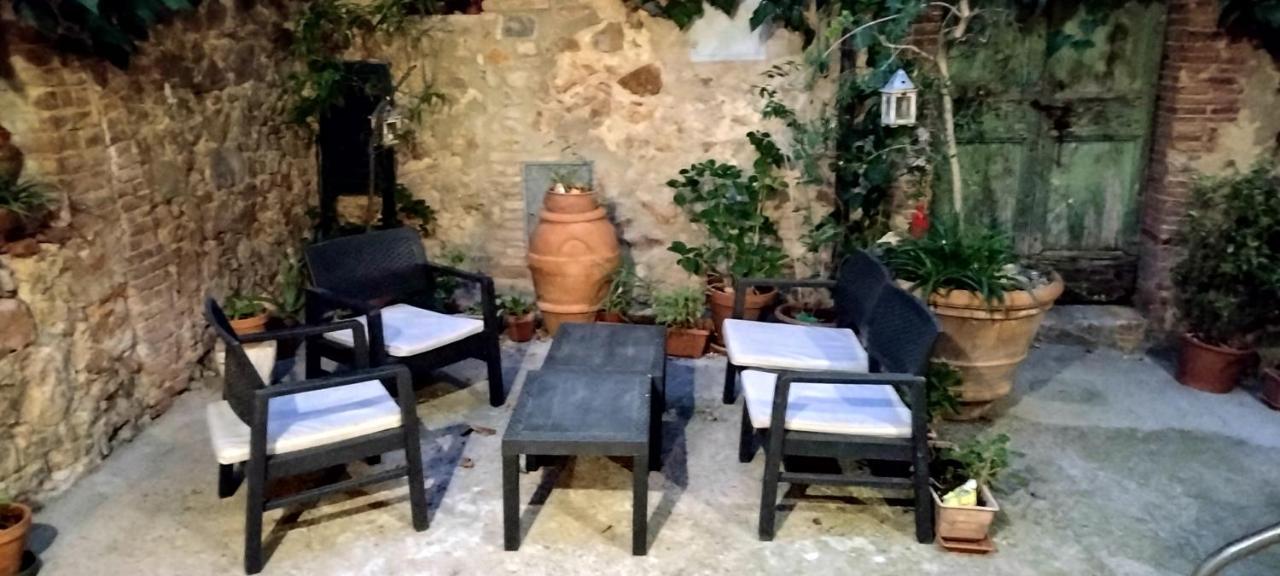 Antico Borgo Di Torri Bed & Breakfast Sovicille Exterior photo