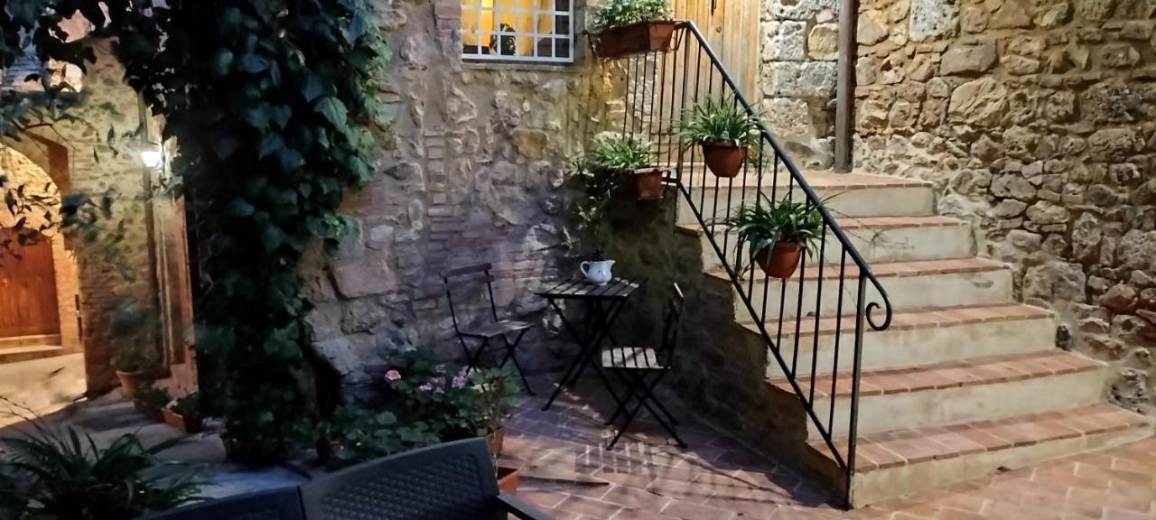 Antico Borgo Di Torri Bed & Breakfast Sovicille Exterior photo